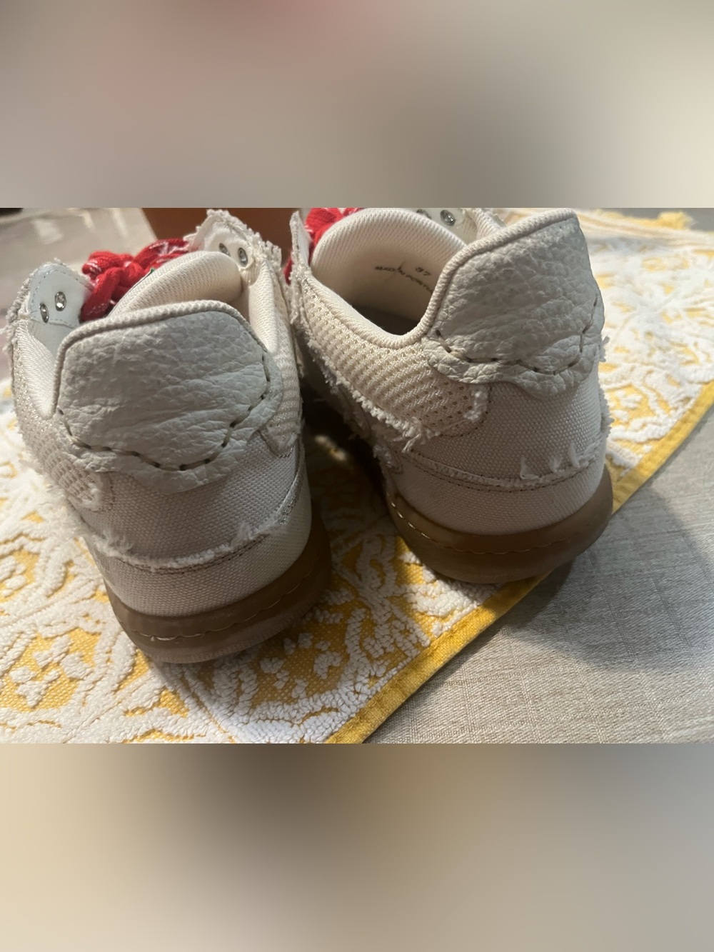 Ganni
08 Canvas Raw Edge Classic Sneakers SZ 37 - Picture 10 of 11